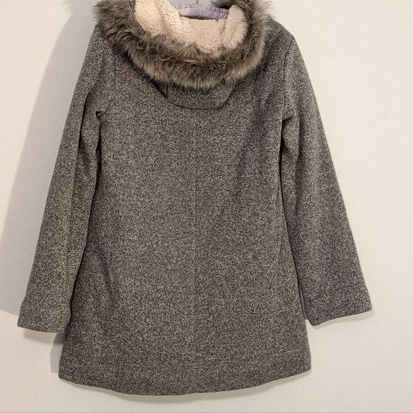 Girls Old Navy Faux Fur Gray Hooded Parka Girls XXL (16) - Picture 2 of 5